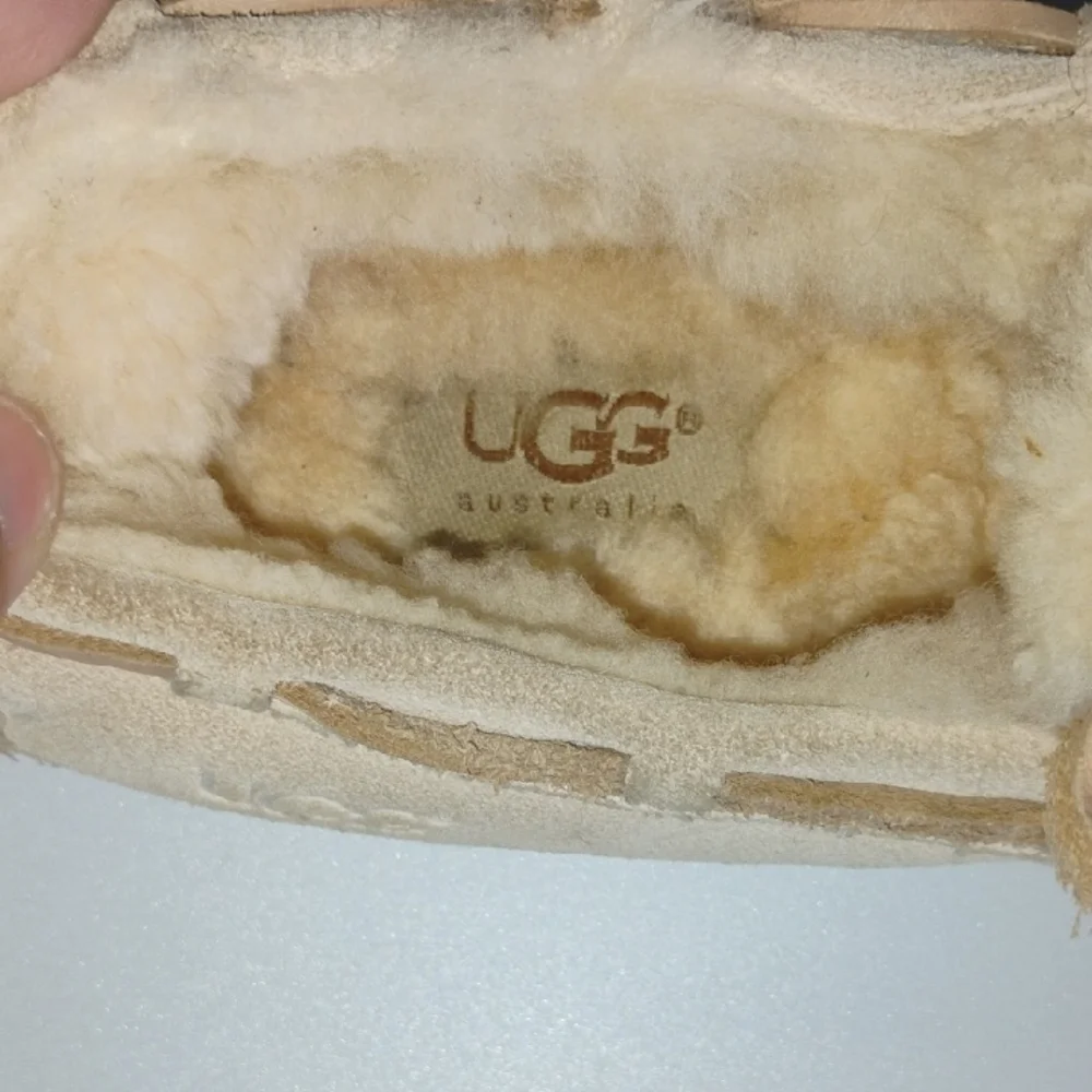 UGG Cream Moccasins with Plush Lining Soft Comfortable Slide Slippers Loafer